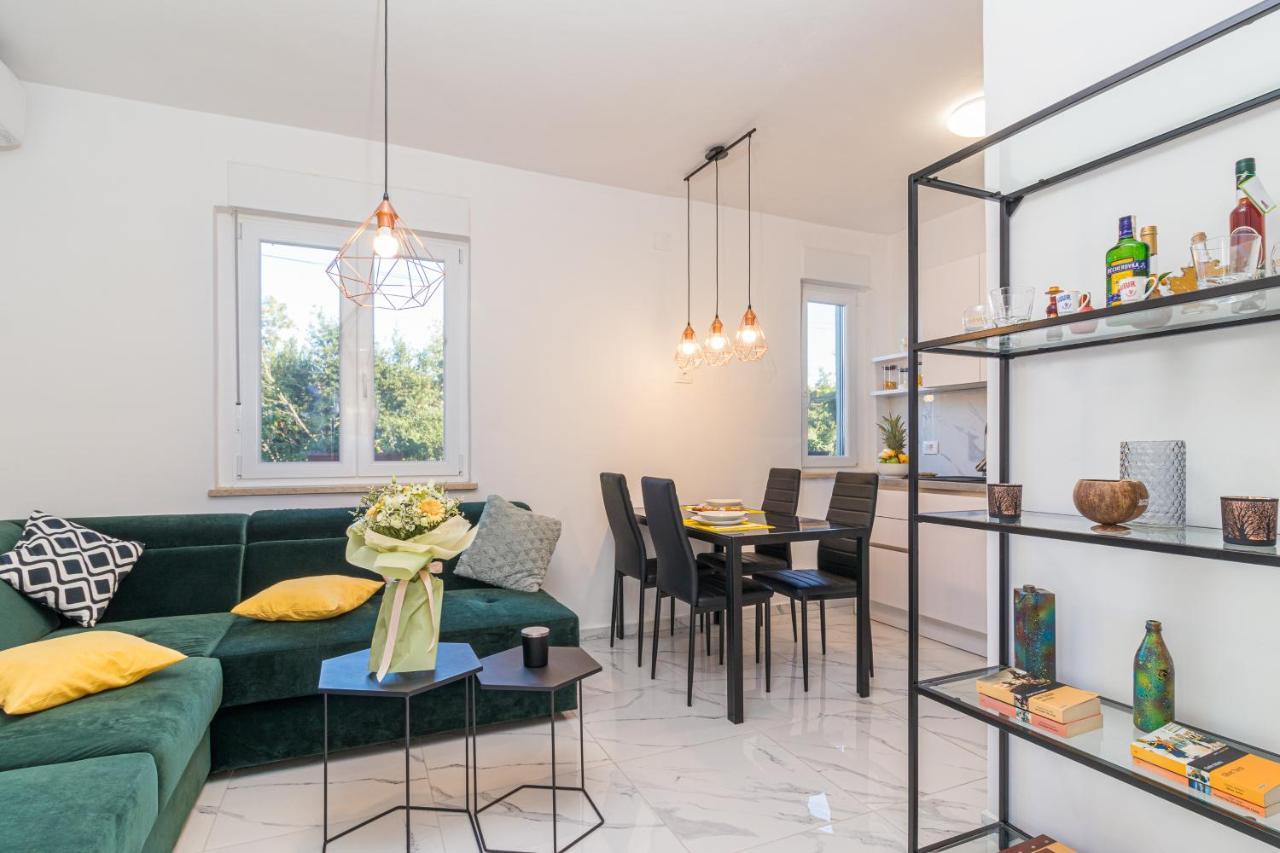 Three Waves Apartment New Pula Extérieur photo