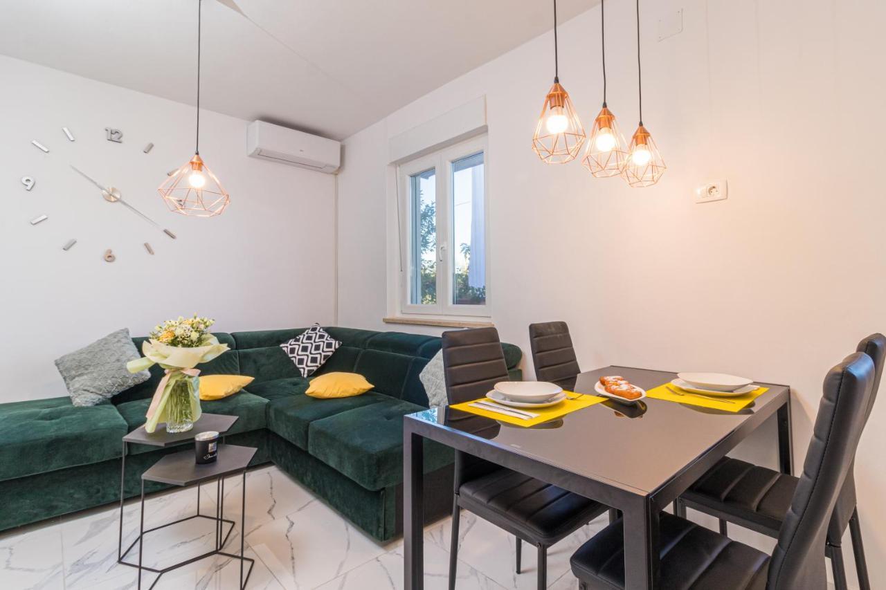 Three Waves Apartment New Pula Extérieur photo