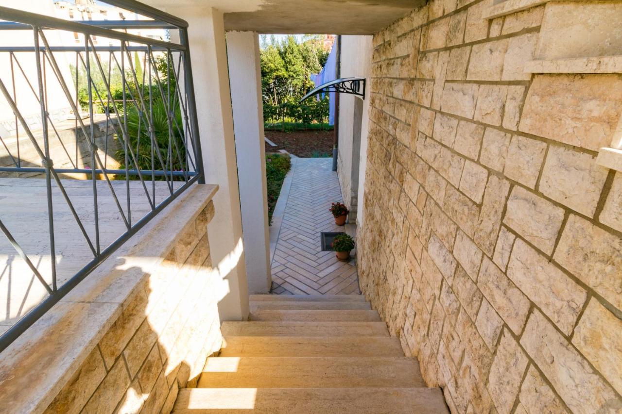 Three Waves Apartment New Pula Extérieur photo